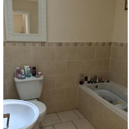 Διαμέρισμα Holiday House In Quiet Housing Estate Near Kilkenny
